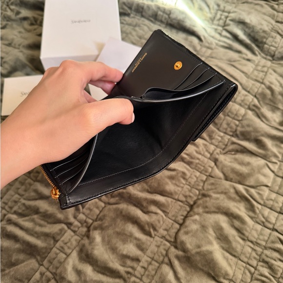 YSL Uptown Compact Bifold Wallet In Black Crocodile-embossed Shiny Leather - Picture 6 of 10